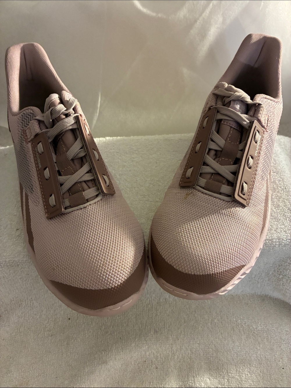 Reebok Women’s Lightweight Mauve Pink Sneakers - Comfortable work shoe, NWOT